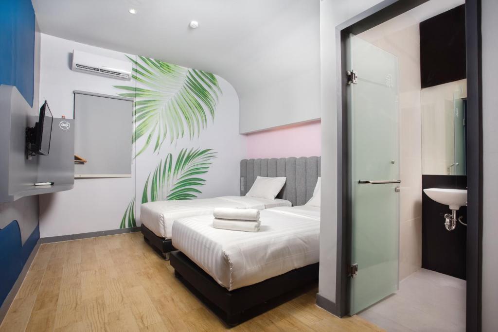 J Hotel Medan Buitenkant foto