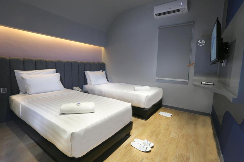 J Hotel Medan Buitenkant foto