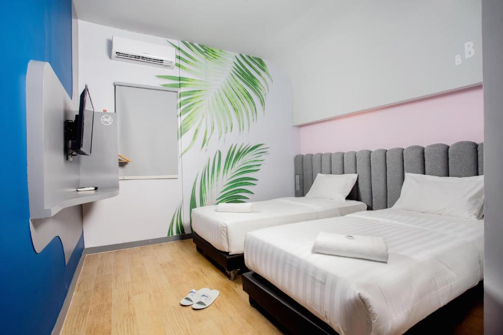 J Hotel Medan Buitenkant foto