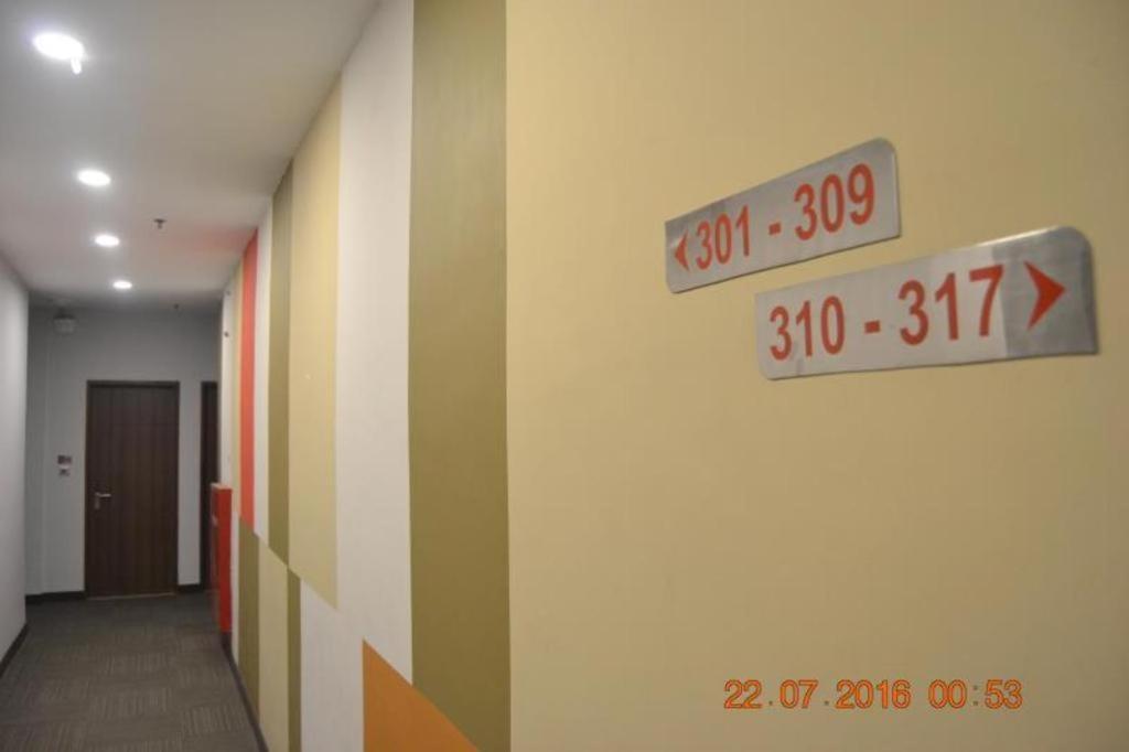 J Hotel Medan Buitenkant foto