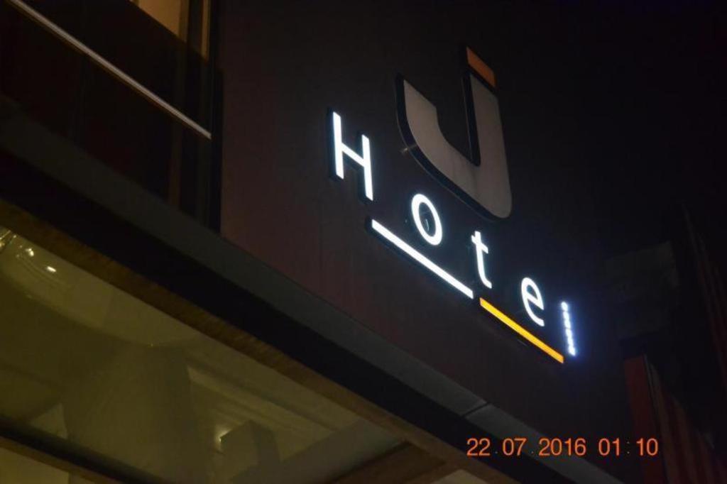 J Hotel Medan Buitenkant foto