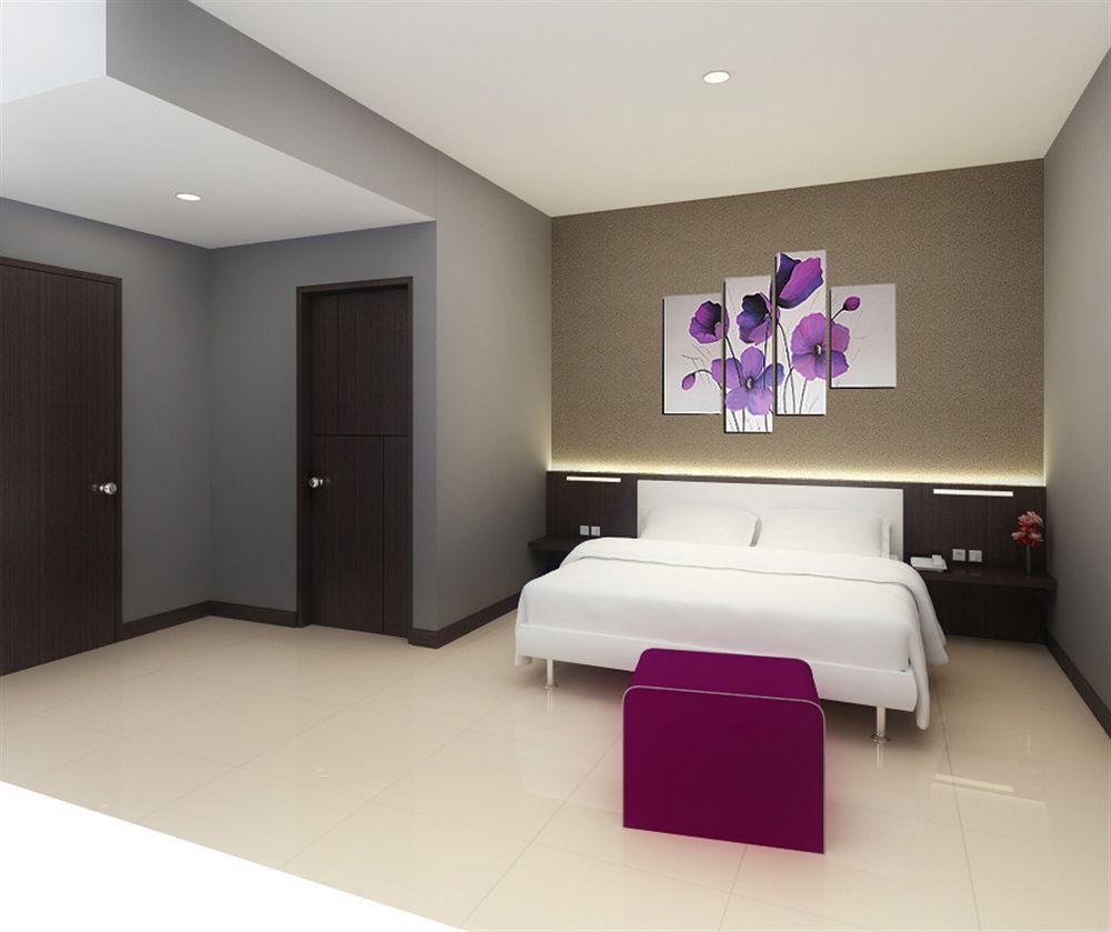 J Hotel Medan Buitenkant foto