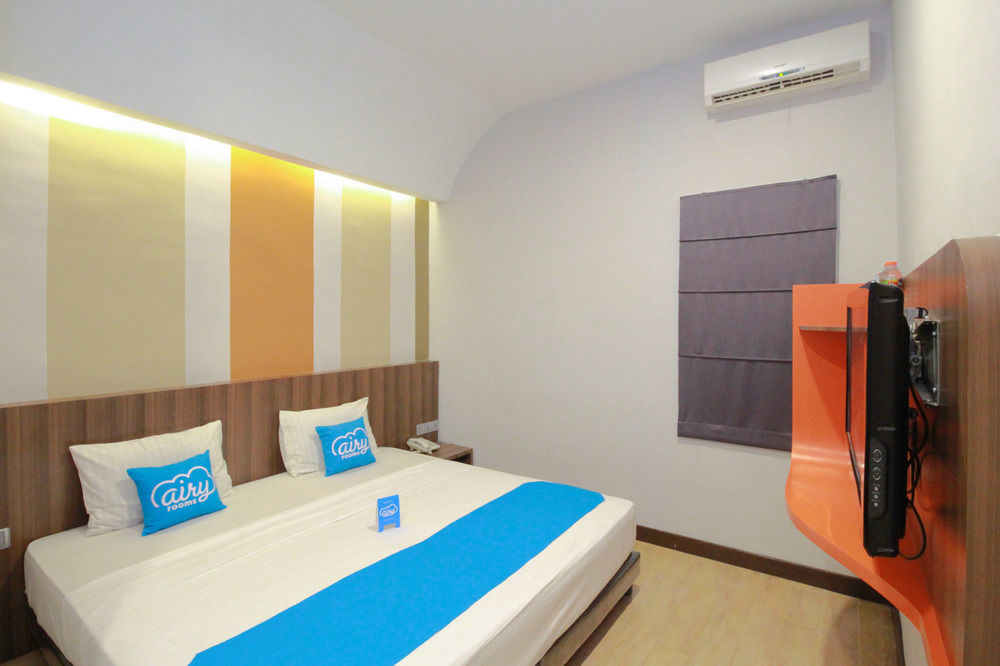 J Hotel Medan Buitenkant foto