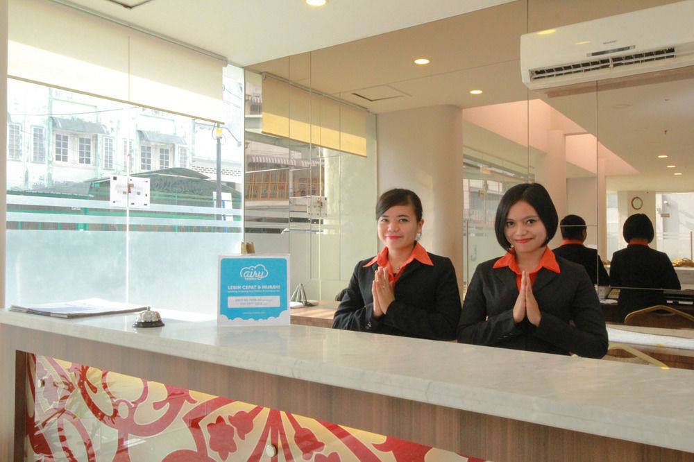 J Hotel Medan Buitenkant foto