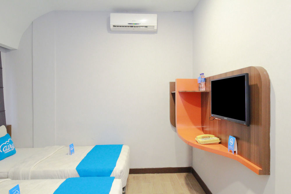 J Hotel Medan Buitenkant foto