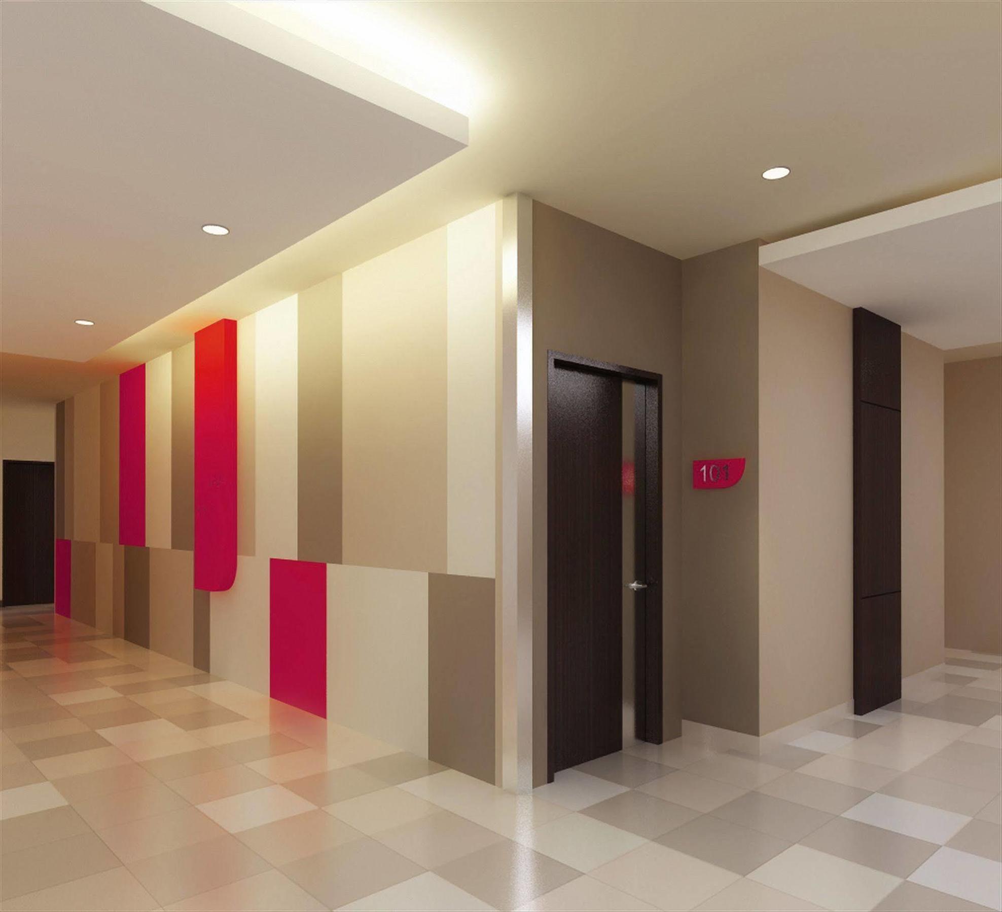 J Hotel Medan Buitenkant foto