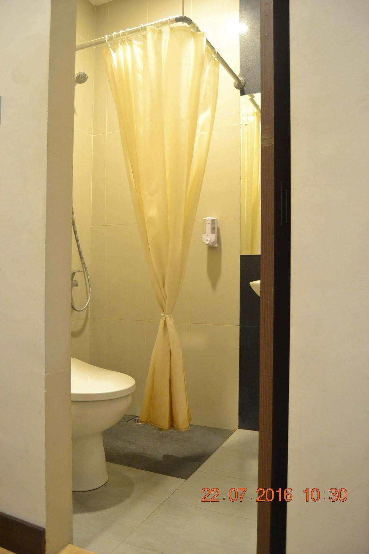 J Hotel Medan Buitenkant foto